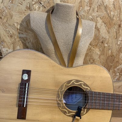 Sangle ukulélé, guitare sèche. Cuir tannage végétal