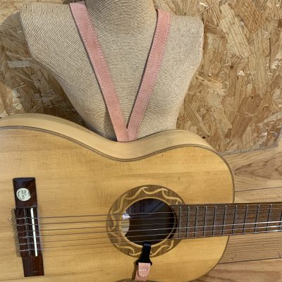 Sangle ukulélé, guitare sèche. Cuir velours nubuck-pinklady
